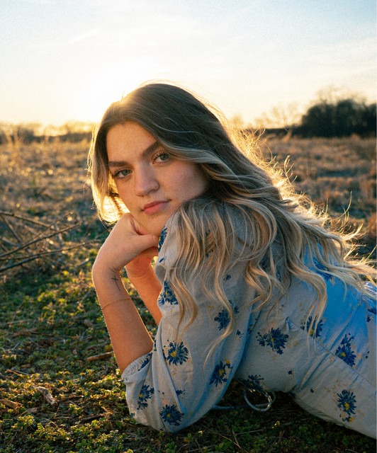 [Music] Hope Harding - Healing - BLN ENTERTAINMENT TV